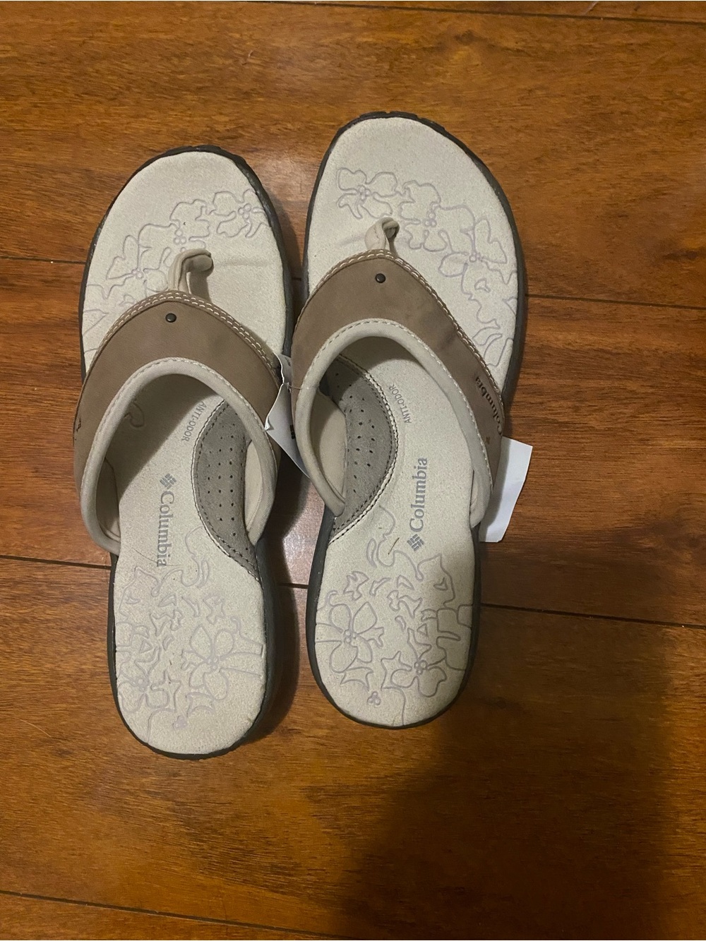 Columbia Women's Tan and Cream Floral-Print Thong Sandals